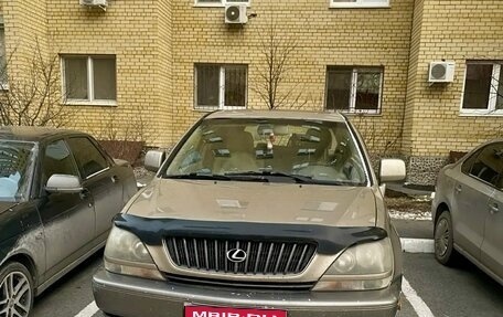 Lexus RX IV рестайлинг, 2000 год, 730 000 рублей, 1 фотография