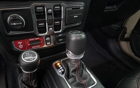 Jeep Wrangler, 2022 год, 6 030 000 рублей, 23 фотография