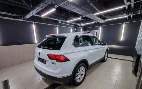 Volkswagen Tiguan II, 2017 год, 1 998 000 рублей, 5 фотография