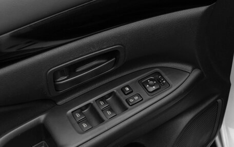 Mitsubishi Outlander III рестайлинг 3, 2021 год, 2 680 000 рублей, 15 фотография