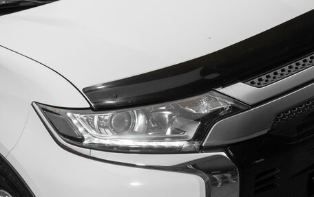 Mitsubishi Outlander III рестайлинг 3, 2021 год, 2 680 000 рублей, 23 фотография