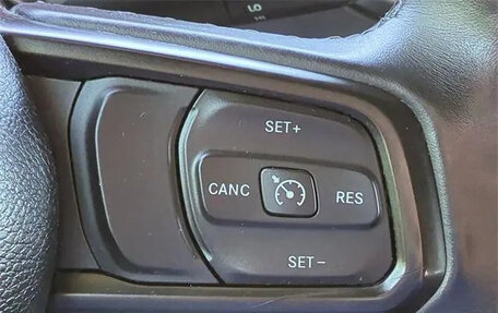 Jeep Wrangler, 2022 год, 4 910 000 рублей, 20 фотография