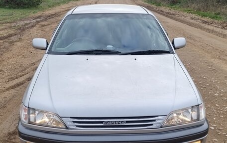 Toyota Carina, 1997 год, 400 000 рублей, 1 фотография