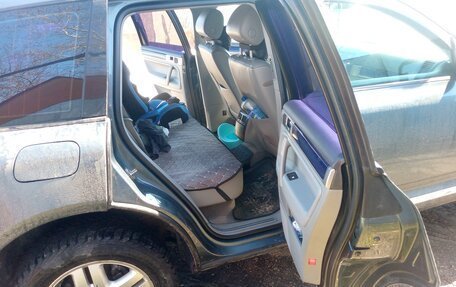 Volkswagen Touareg III, 2003 год, 720 000 рублей, 3 фотография