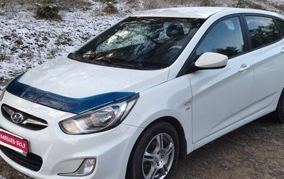 Hyundai Solaris II рестайлинг, 2012 год, 800 000 рублей, 1 фотография