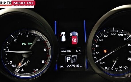 Toyota Land Cruiser Prado 150 рестайлинг 2, 2017 год, 3 697 000 рублей, 13 фотография