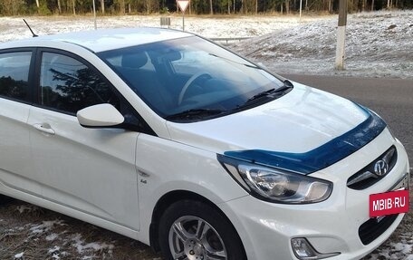 Hyundai Solaris II рестайлинг, 2012 год, 800 000 рублей, 3 фотография