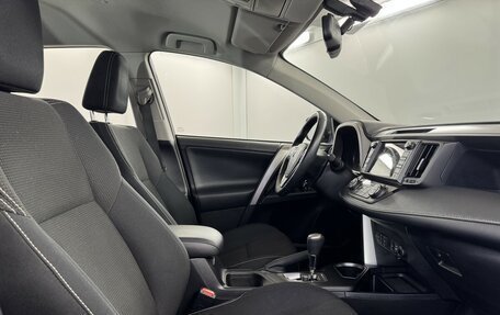 Toyota RAV4, 2017 год, 2 925 000 рублей, 13 фотография