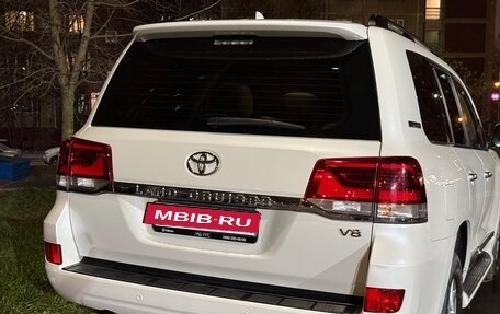 Toyota Land Cruiser 200, 2019 год, 7 800 000 рублей, 2 фотография