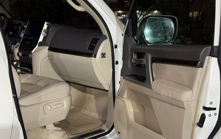 Toyota Land Cruiser 200, 2019 год, 7 800 000 рублей, 8 фотография