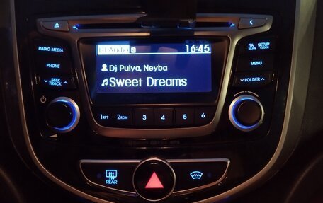 Hyundai Solaris II рестайлинг, 2015 год, 869 000 рублей, 22 фотография