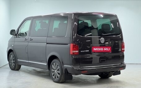 Volkswagen Multivan T5, 2010 год, 2 000 000 рублей, 2 фотография