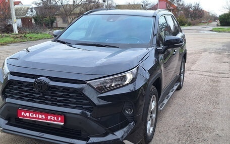 Toyota RAV4, 2021 год, 4 000 000 рублей, 1 фотография