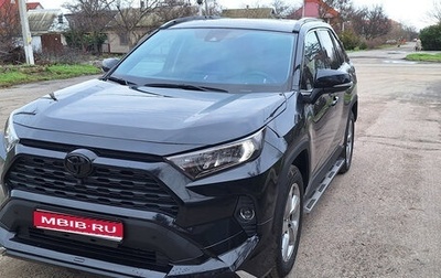 Toyota RAV4, 2021 год, 4 000 000 рублей, 1 фотография