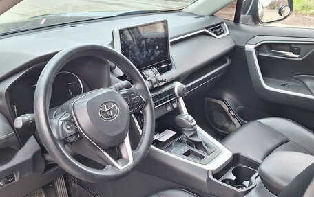 Toyota RAV4, 2021 год, 4 000 000 рублей, 3 фотография