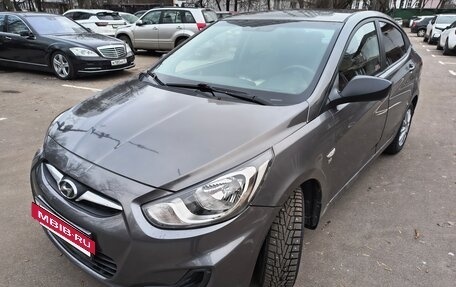 Hyundai Solaris II рестайлинг, 2011 год, 595 000 рублей, 16 фотография