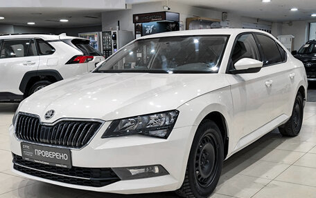 Skoda Superb III рестайлинг, 2018 год, 1 599 000 рублей, 5 фотография