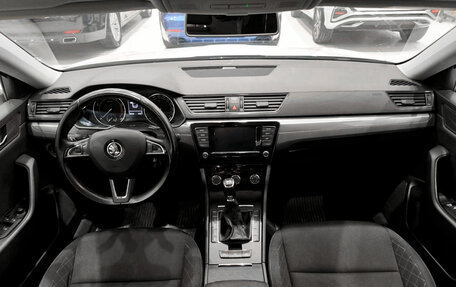 Skoda Superb III рестайлинг, 2018 год, 1 599 000 рублей, 18 фотография