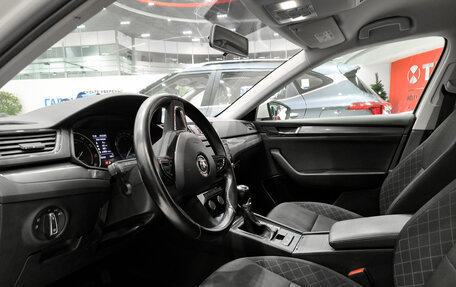 Skoda Superb III рестайлинг, 2018 год, 1 599 000 рублей, 20 фотография