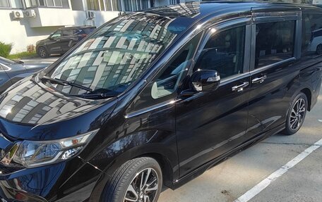 Honda Stepwgn IV, 2016 год, 2 350 000 рублей, 4 фотография