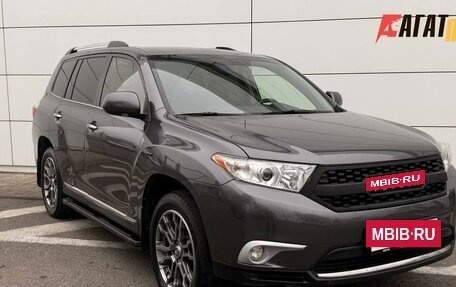 Toyota Highlander III, 2013 год, 2 047 000 рублей, 3 фотография