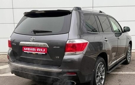 Toyota Highlander III, 2013 год, 2 047 000 рублей, 6 фотография