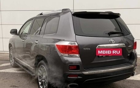 Toyota Highlander III, 2013 год, 2 047 000 рублей, 9 фотография