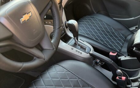 Chevrolet Cruze II, 2010 год, 650 000 рублей, 3 фотография