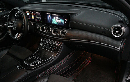 Mercedes-Benz E-Класс, 2020 год, 4 500 000 рублей, 9 фотография