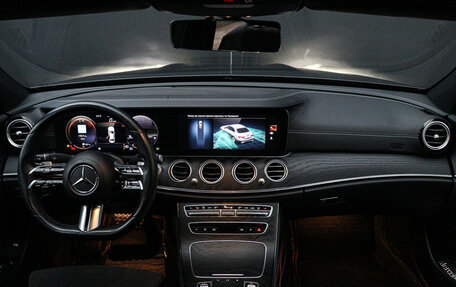 Mercedes-Benz E-Класс, 2020 год, 4 500 000 рублей, 11 фотография