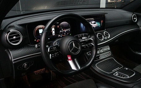Mercedes-Benz E-Класс, 2020 год, 4 500 000 рублей, 13 фотография