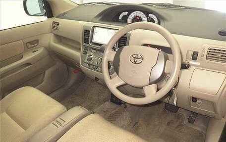 Toyota Raum II, 2010 год, 834 000 рублей, 3 фотография