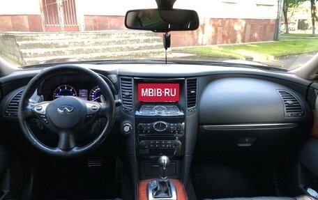 Infiniti QX70, 2015 год, 2 350 000 рублей, 4 фотография