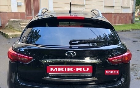 Infiniti QX70, 2015 год, 2 350 000 рублей, 10 фотография