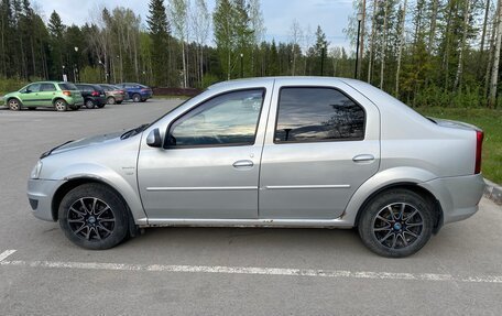 Renault Logan I, 2012 год, 380 000 рублей, 2 фотография