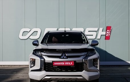 Mitsubishi L200 IV рестайлинг, 2019 год, 2 749 000 рублей, 3 фотография