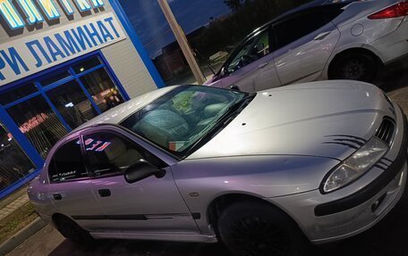 Mitsubishi Carisma I, 2000 год, 300 000 рублей, 2 фотография