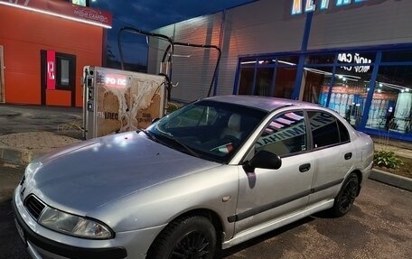 Mitsubishi Carisma I, 2000 год, 300 000 рублей, 3 фотография
