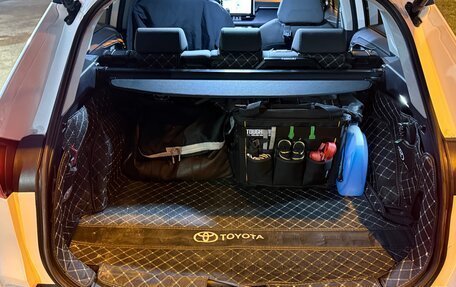 Toyota RAV4, 2020 год, 3 450 000 рублей, 7 фотография