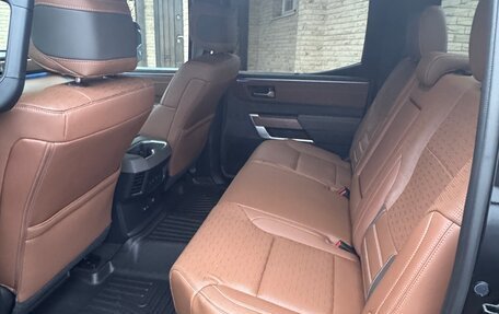 Toyota Tundra, 2023 год, 10 000 000 рублей, 6 фотография