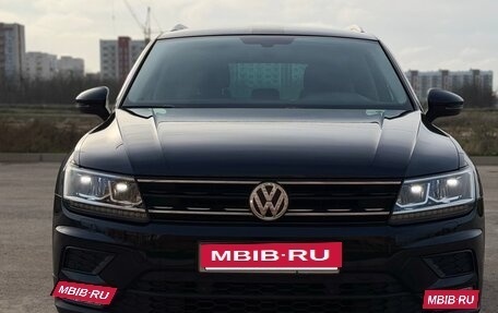 Volkswagen Tiguan II, 2017 год, 2 150 000 рублей, 3 фотография
