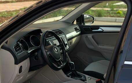 Volkswagen Tiguan II, 2017 год, 2 150 000 рублей, 17 фотография