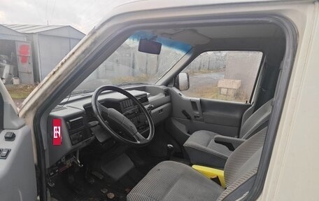 Volkswagen Caravelle T4, 1992 год, 320 000 рублей, 4 фотография