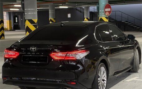 Toyota Camry, 2018 год, 2 830 000 рублей, 2 фотография