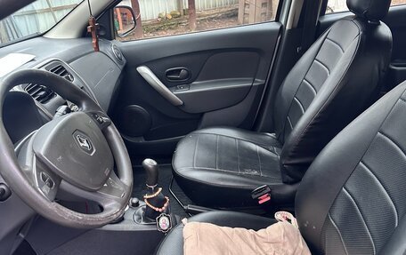 Renault Sandero II рестайлинг, 2015 год, 790 000 рублей, 21 фотография