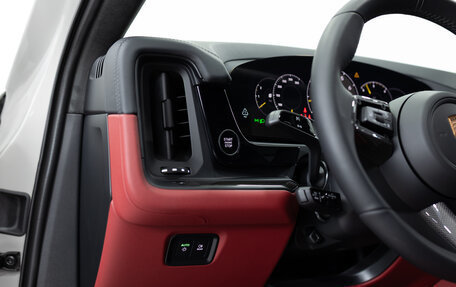 Porsche Cayenne III, 2025 год, 32 490 000 рублей, 14 фотография