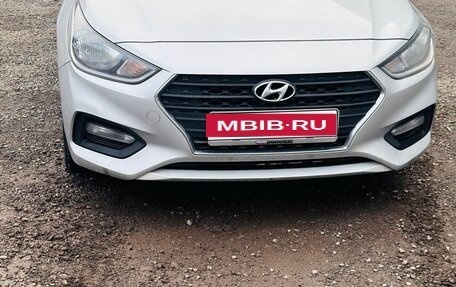 Hyundai Solaris II рестайлинг, 2017 год, 850 000 рублей, 1 фотография