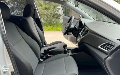 Hyundai Solaris II рестайлинг, 2017 год, 850 000 рублей, 6 фотография