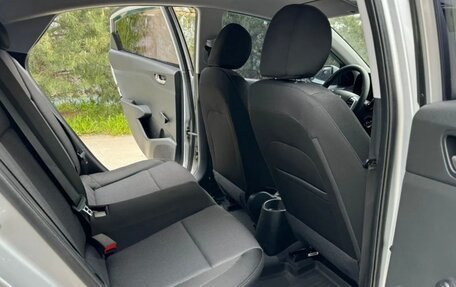 Hyundai Solaris II рестайлинг, 2017 год, 850 000 рублей, 5 фотография