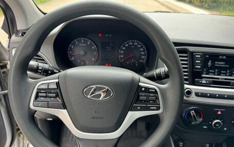 Hyundai Solaris II рестайлинг, 2017 год, 850 000 рублей, 12 фотография